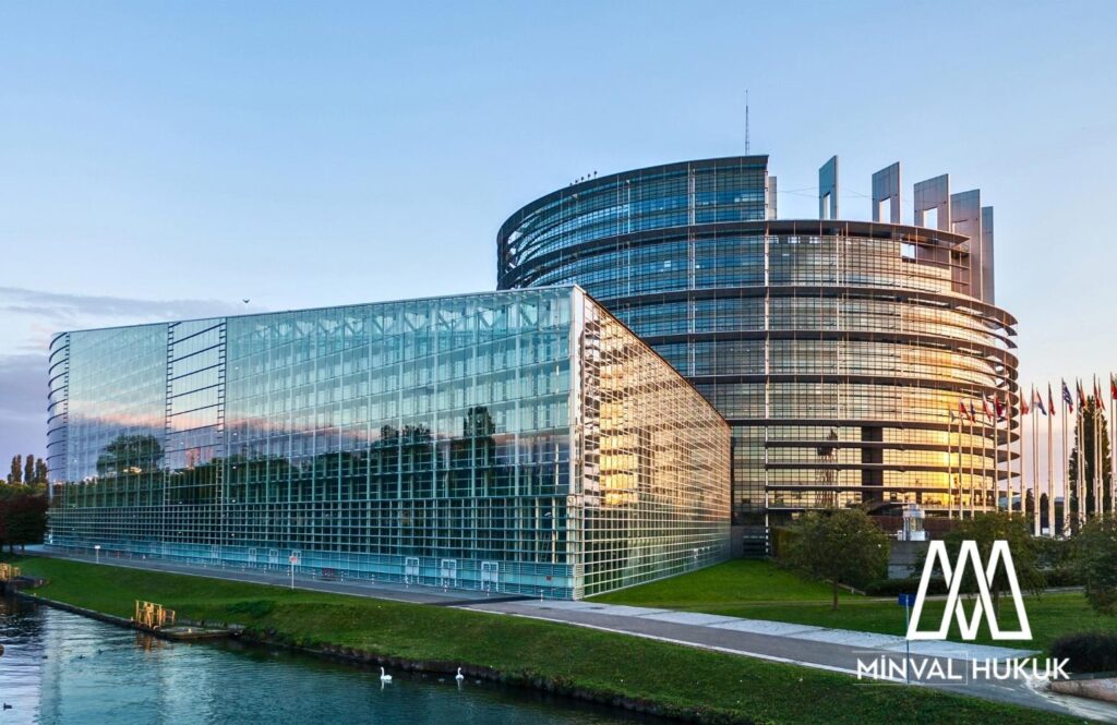 Avrupa İnsan Hakları Mahkemesine ( AİHM ) Başvurunun Şekli Şartları Nelerdir?