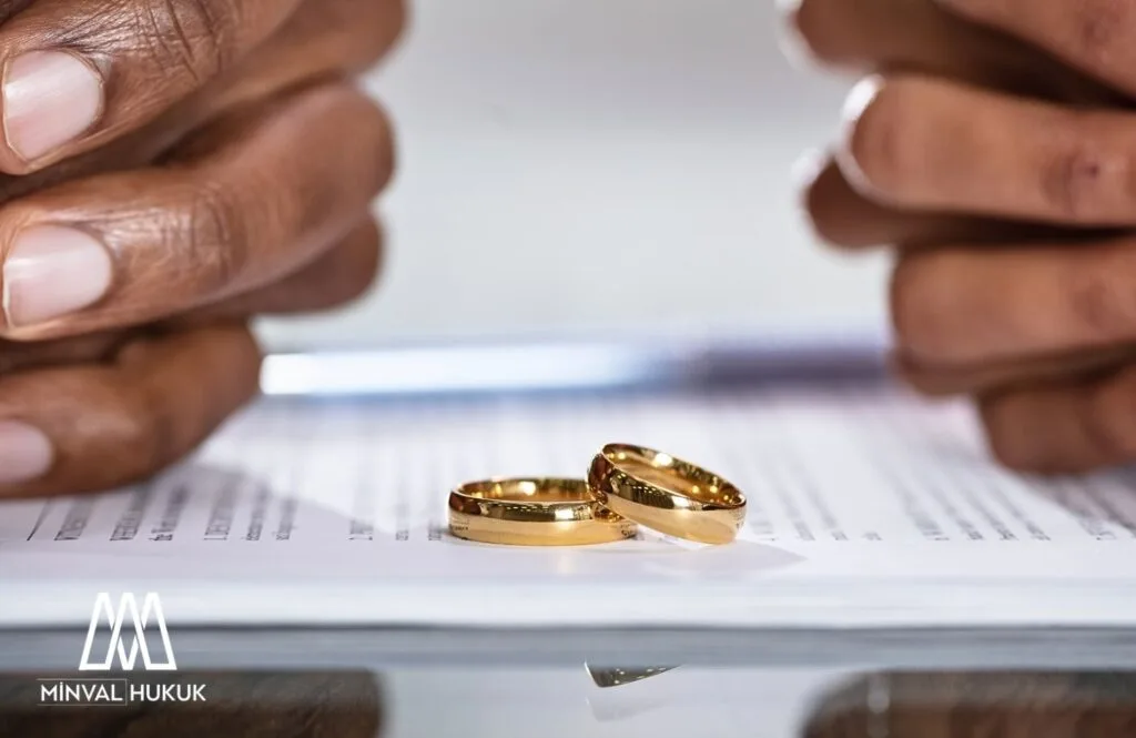 boşanmada maddi tazminat nasıl hesaplanır ödenir